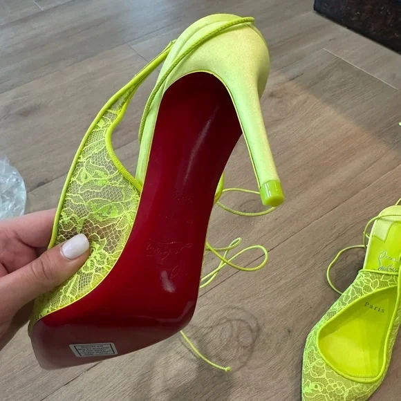 Christian Louboutin Kate 85mm Lace-Up
Lace Pumps Heels size 38.5 - Picture 5 of 10
